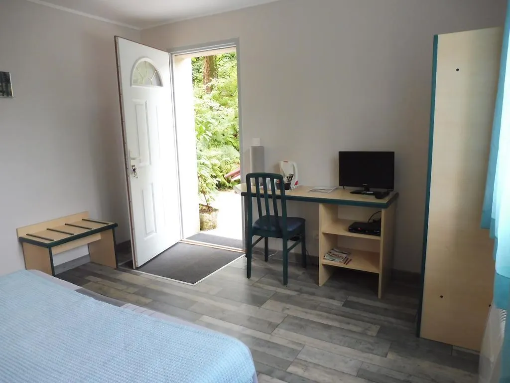 Chambres d'Hôtes L'Orée des Bois Lacrouzette